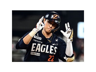 이글스 팬들 만루홈런 외치자 진짜 만루홈런 쳤다