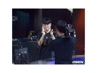 이적 후 첫 POM 수상한 이적 MVP는 더 욕심 난다며 웃음
