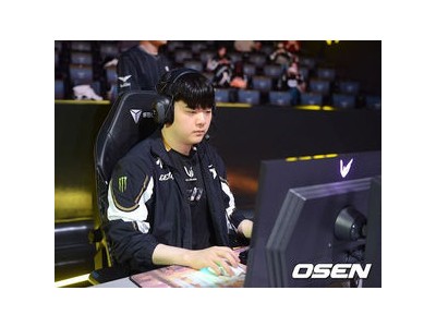 젠지의 캐니언과 듀로 패자조 3라운드 경기 후 근황