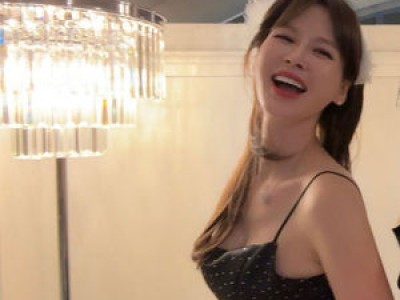 이혜원 연말 파티룩으로 귀여움 폭발