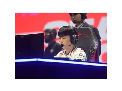 T1 봇 듀오 맹활약으로 이민형 자야 킬 쓸어담는 장면